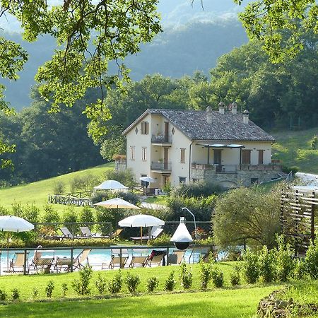 Cerqua Rosara Residence Valtopina Esterno foto
