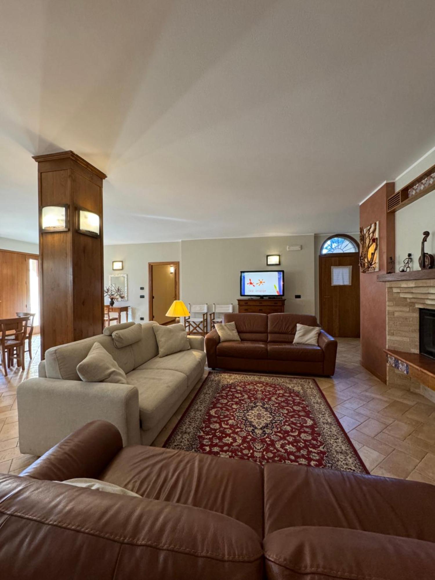 Cerqua Rosara Residence Valtopina Esterno foto