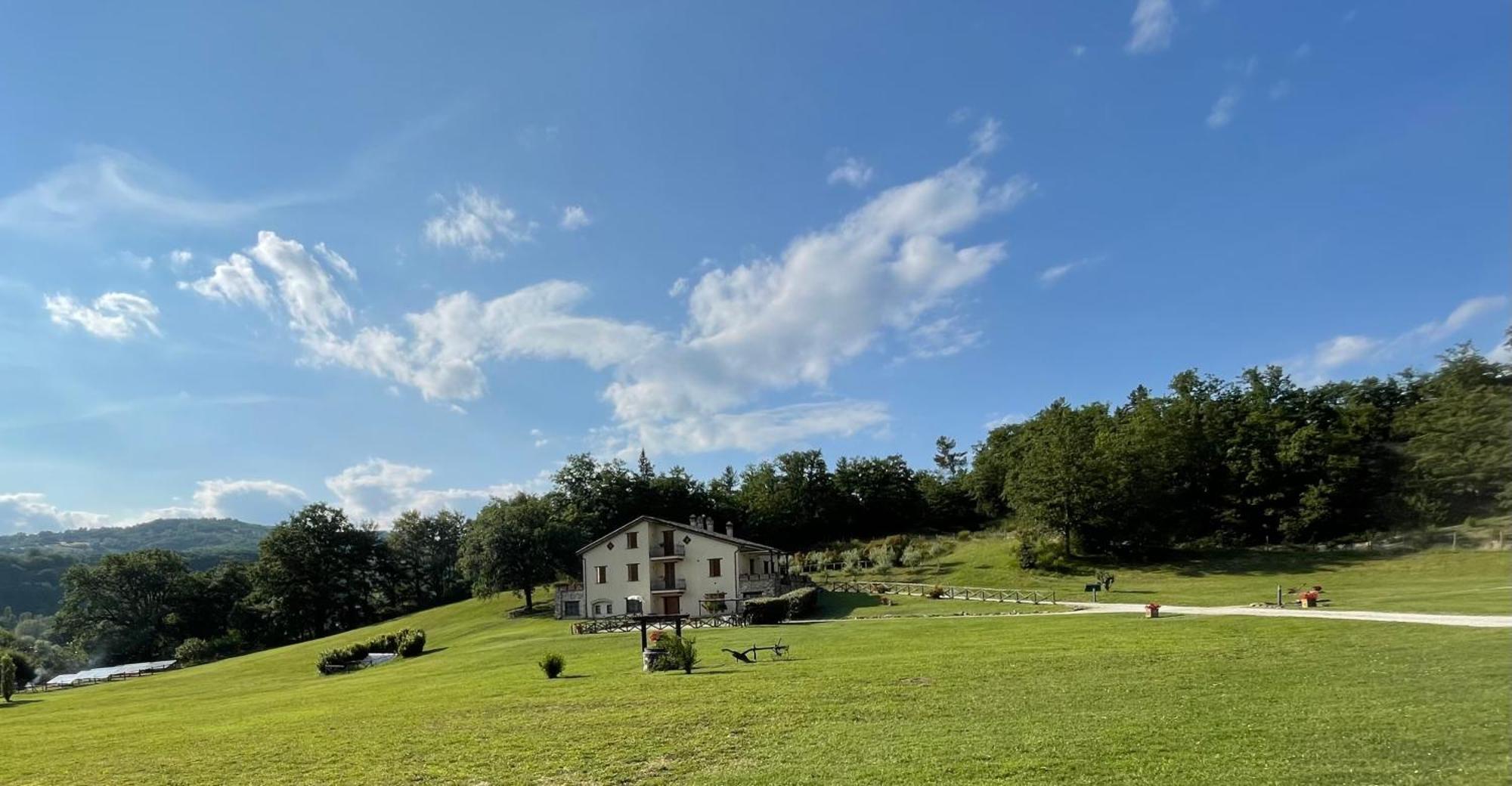 Cerqua Rosara Residence Valtopina Esterno foto