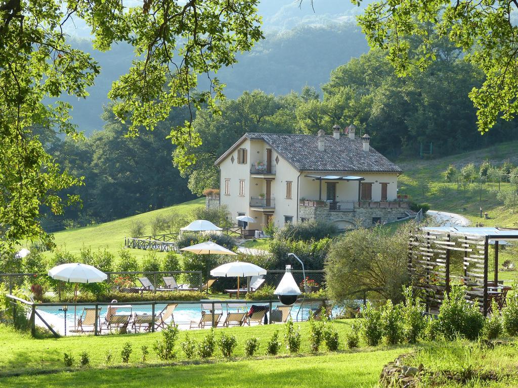 Cerqua Rosara Residence Valtopina Esterno foto